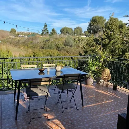 Charming In A Duplex With Garden & Balcony