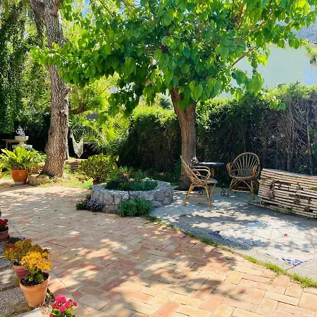 Charming In A Duplex With Garden & Balcony Appartement *