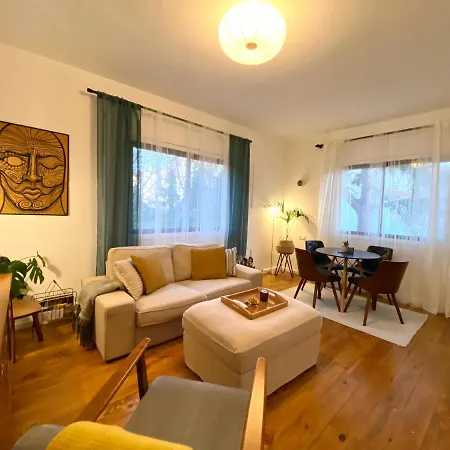 Charming In A Duplex With Garden & Balcony Appartement *